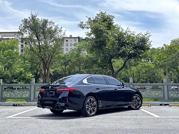 BMW 5 Series 2024