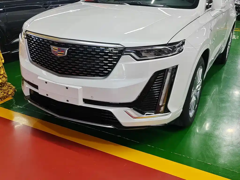 Cadillac XT6 2021 — фото 1