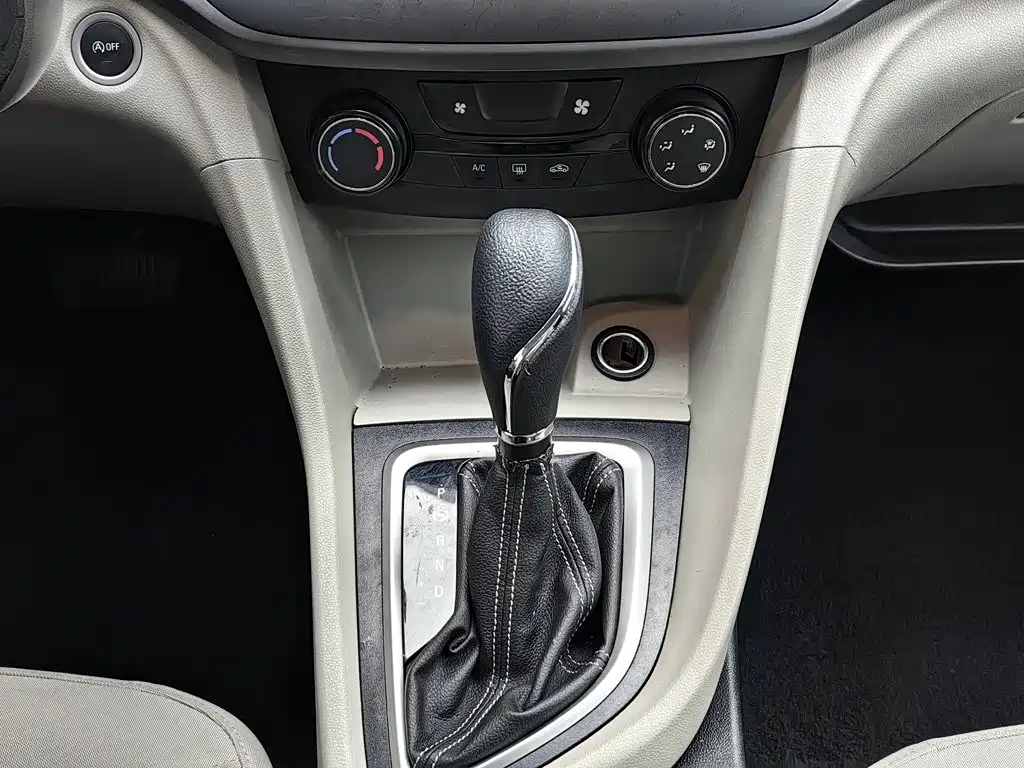 Buick Excelle GT 2017 — фото 13