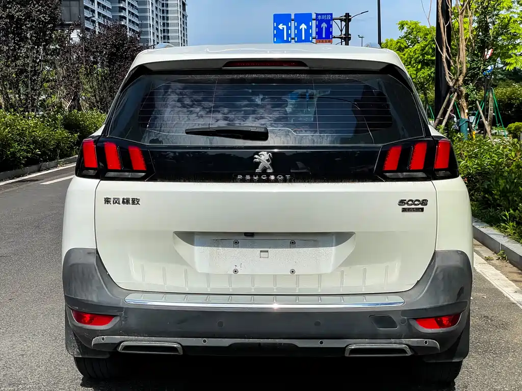 Peugeot 5008 2017 — фото 5