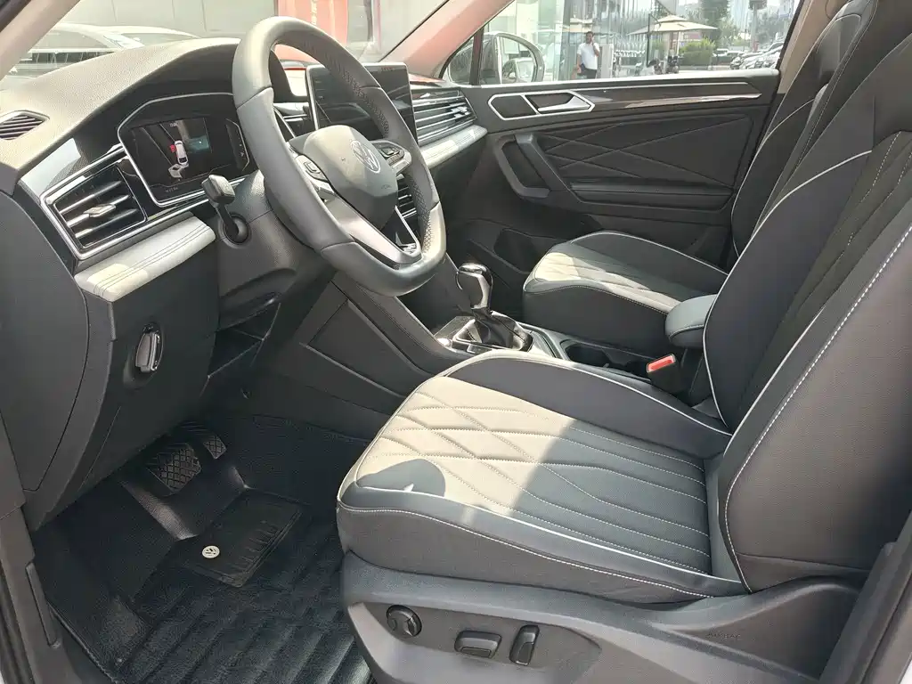 Volkswagen Tiguan L 2025