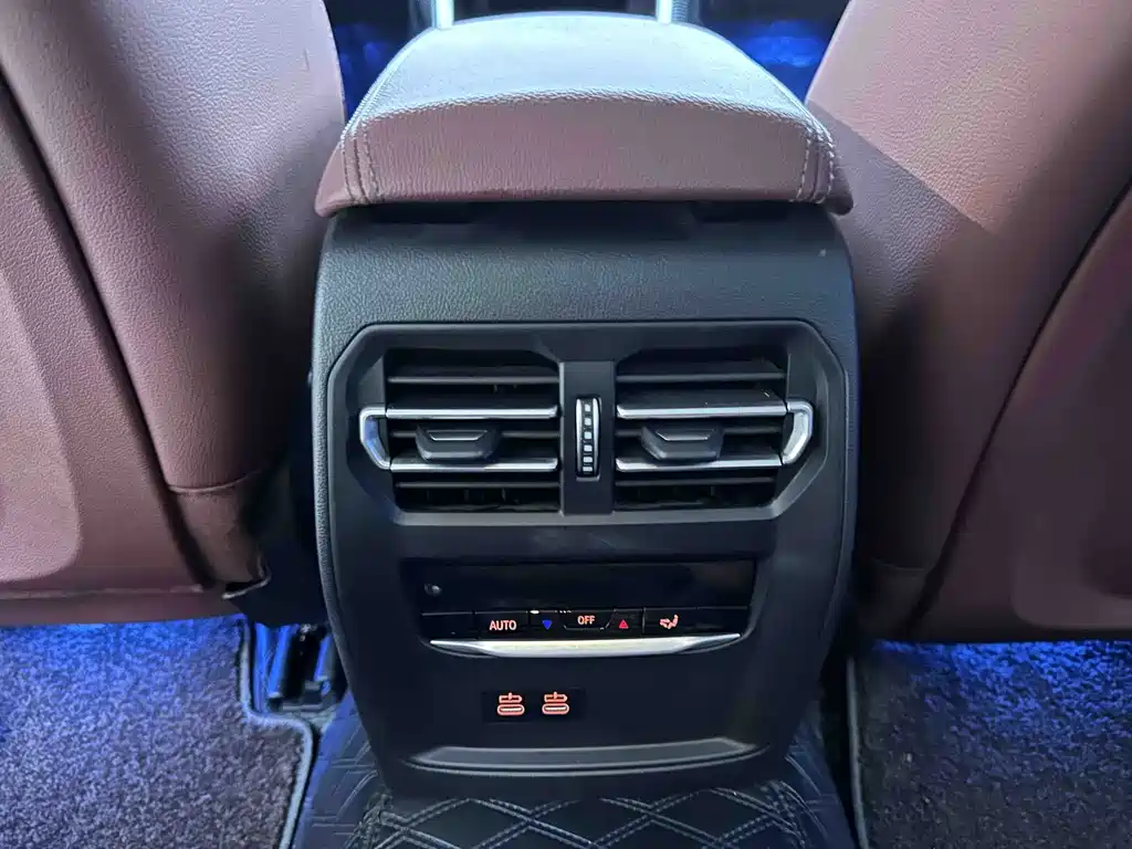 BMW 3 Series 2023 — фото 17