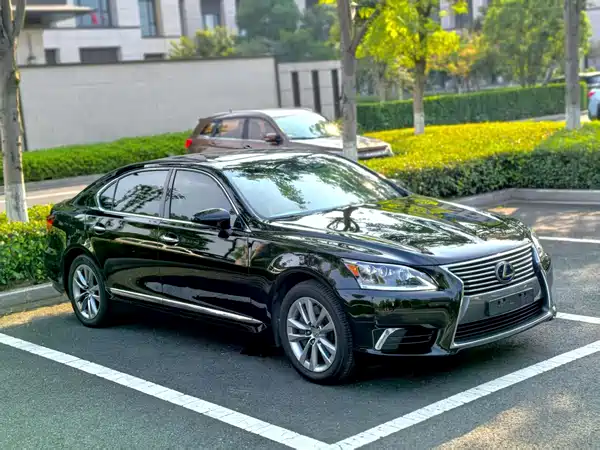 Lexus LS 2013