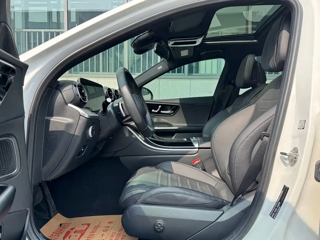 Mercedes-Benz C-Class 2023 — фото 13