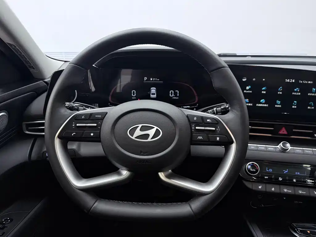 Hyundai Elantra 2023