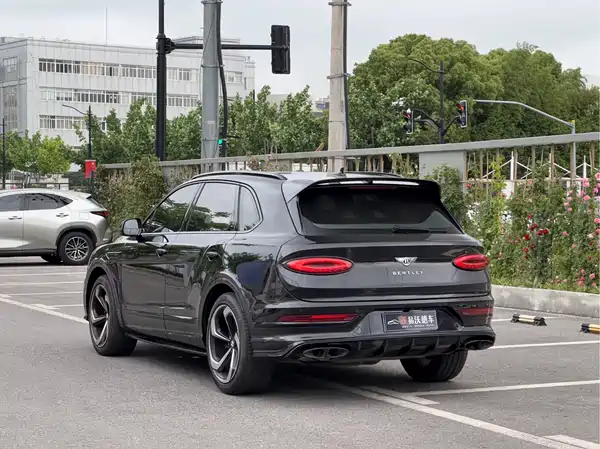 Bentley Bentayga 2023