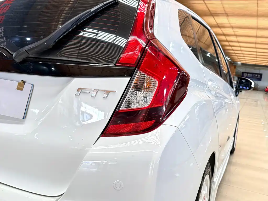 Honda Fit 2017 — фото 26