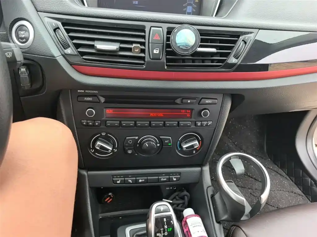 BMW X1 2015 — фото 13