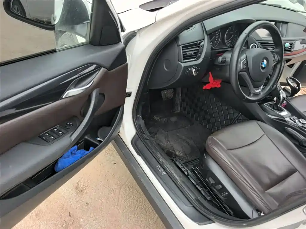 BMW X1 2015 — фото 16