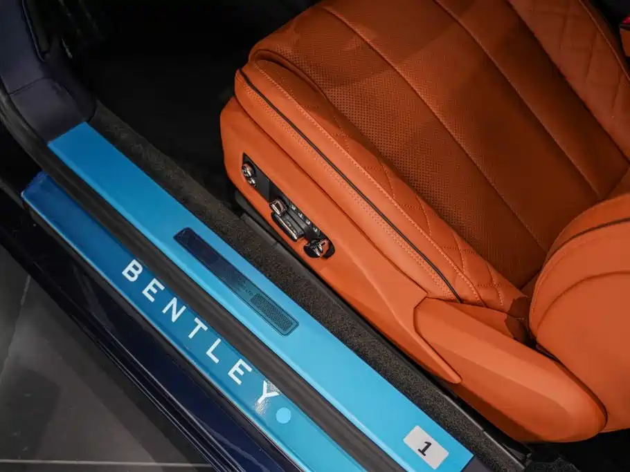 Bentley Continental 2022 — фото 9
