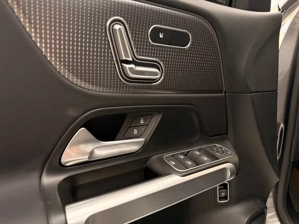 Mercedes-Benz GLB 2022 — фото 17
