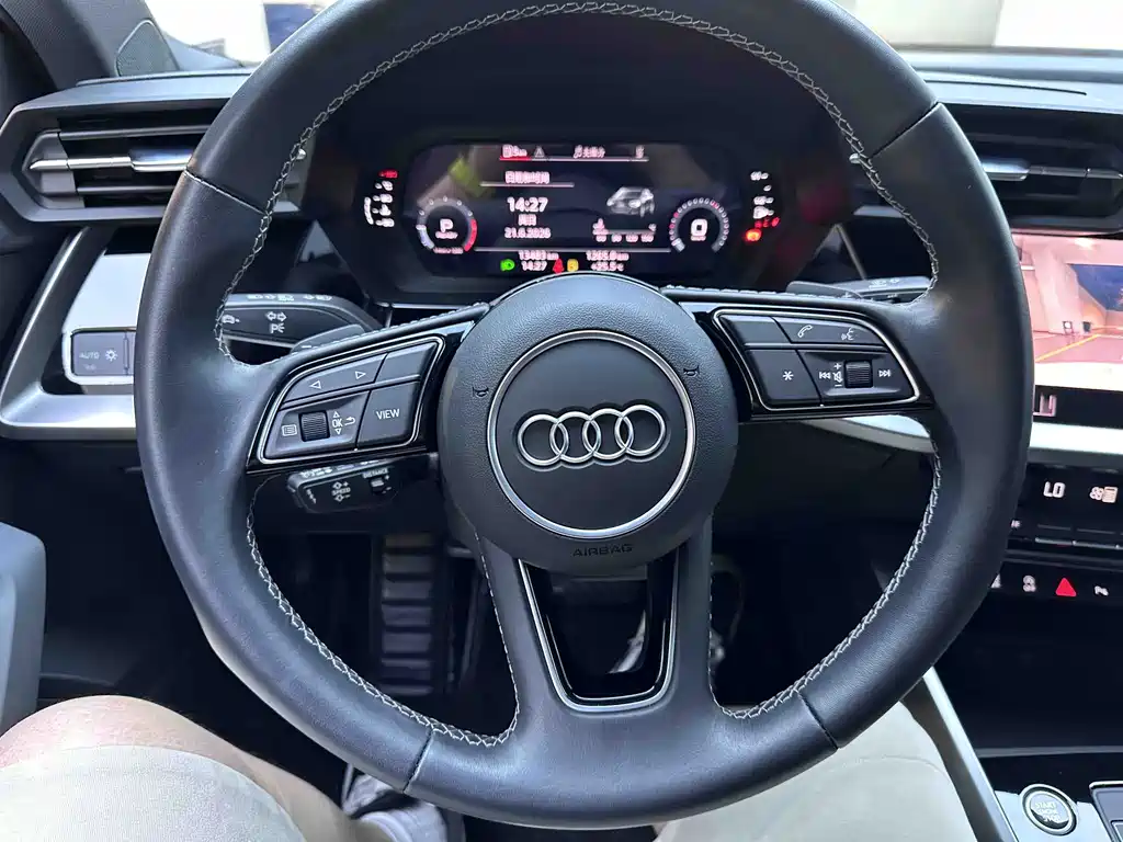 Audi A3 2023 — фото 12