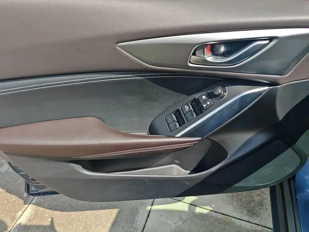 Mazda CX-4 2016 — фото 8