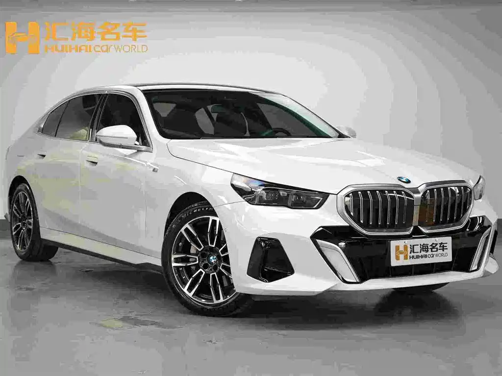 BMW 5 Series 2024