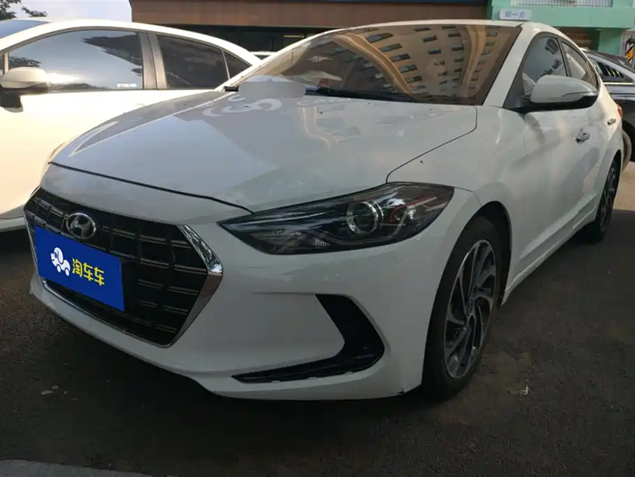 Hyundai Elantra 2020 — фото 1