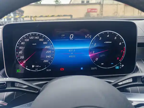 Mercedes-Benz C-Class 2024