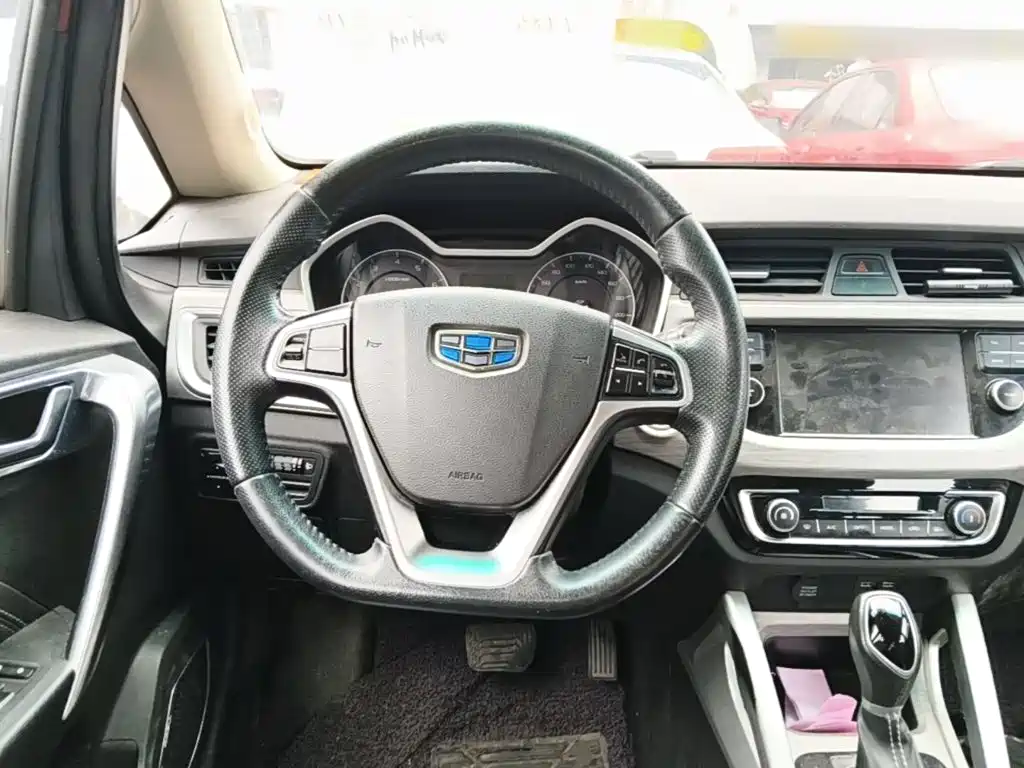 Geely Vision X3 2017 — фото 17