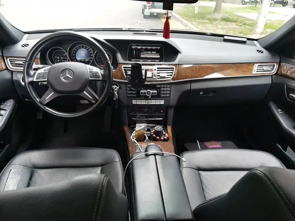 Mercedes-Benz E-Class 2015 — фото 13