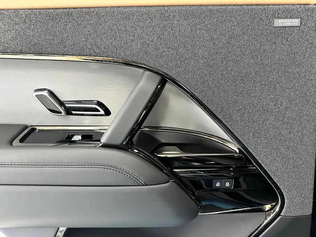 Land Rover Sport 2025 — фото 12
