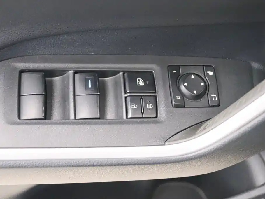 Toyota RAV4 2020 — фото 13