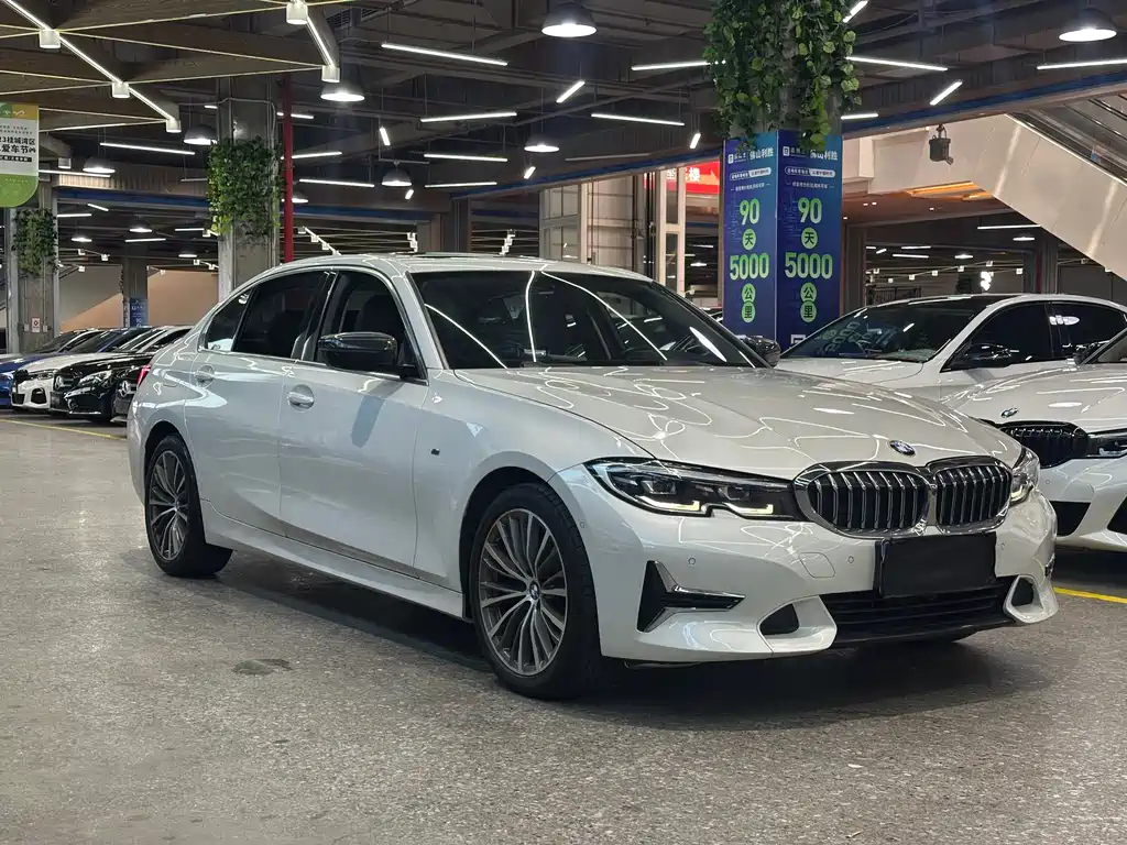 BMW 3 Series 2019 — фото 3