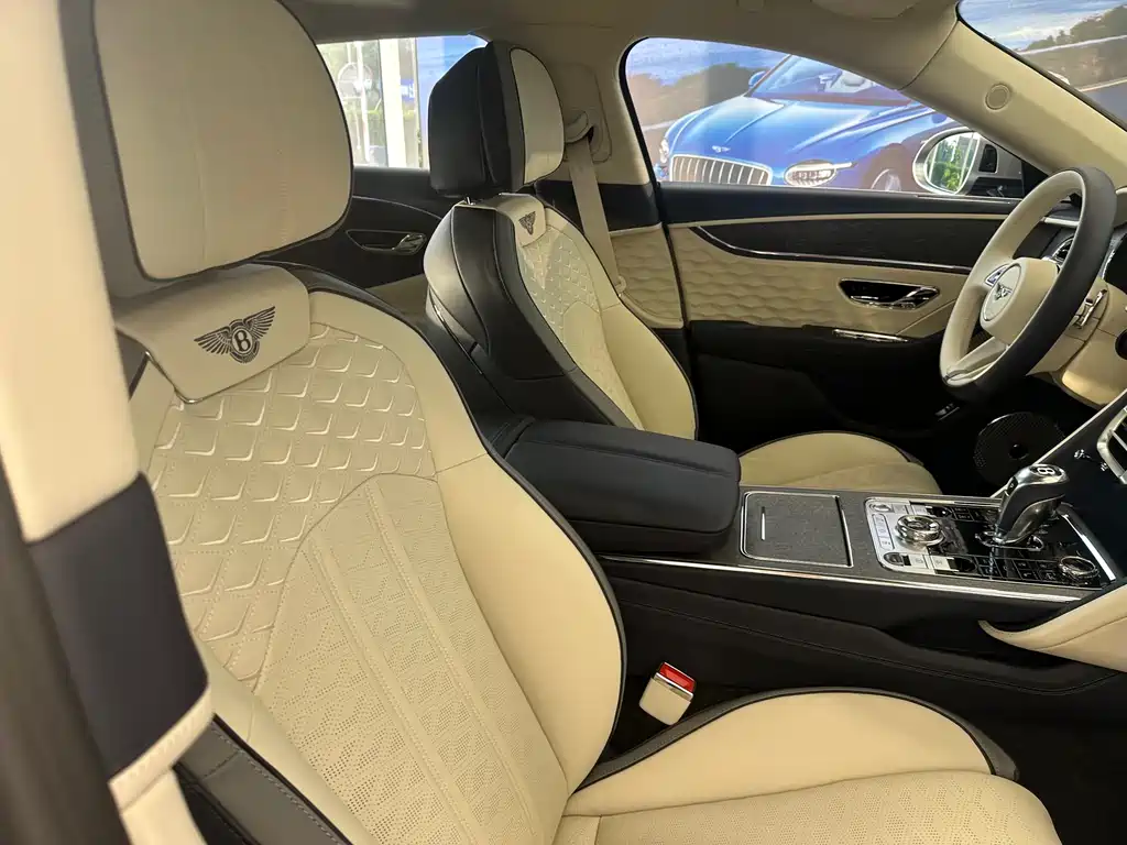 Bentley Flying Spur — фото 5