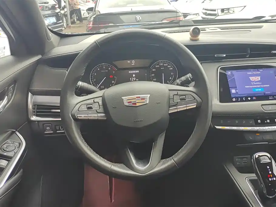 Cadillac XT4 2021 — фото 15