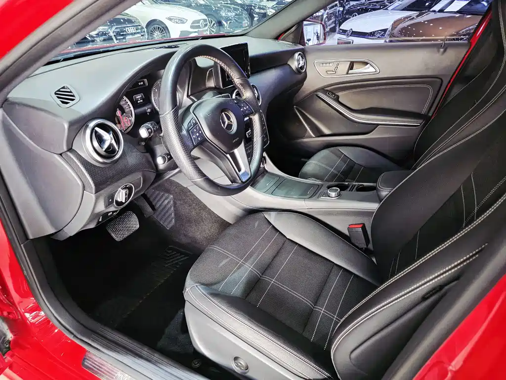 Mercedes-Benz A-Class 2014 — фото 6