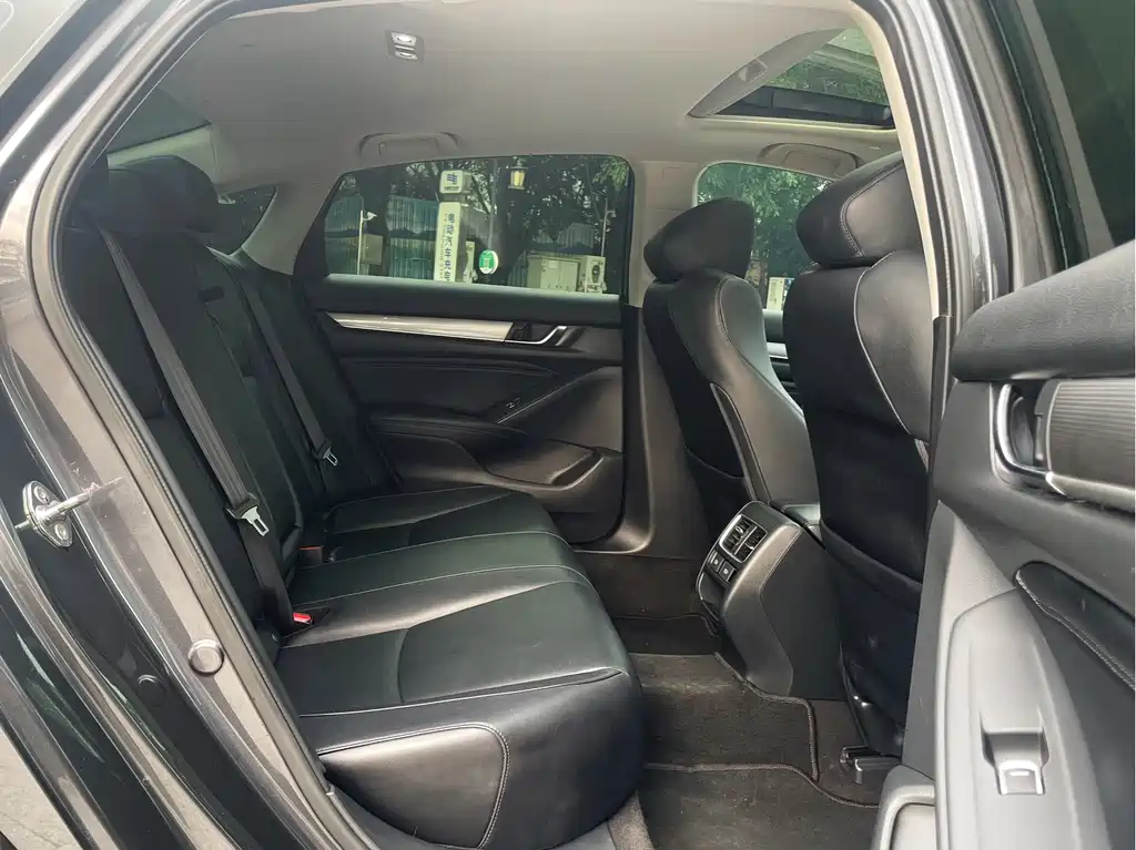 Honda Accord 2023 — фото 18