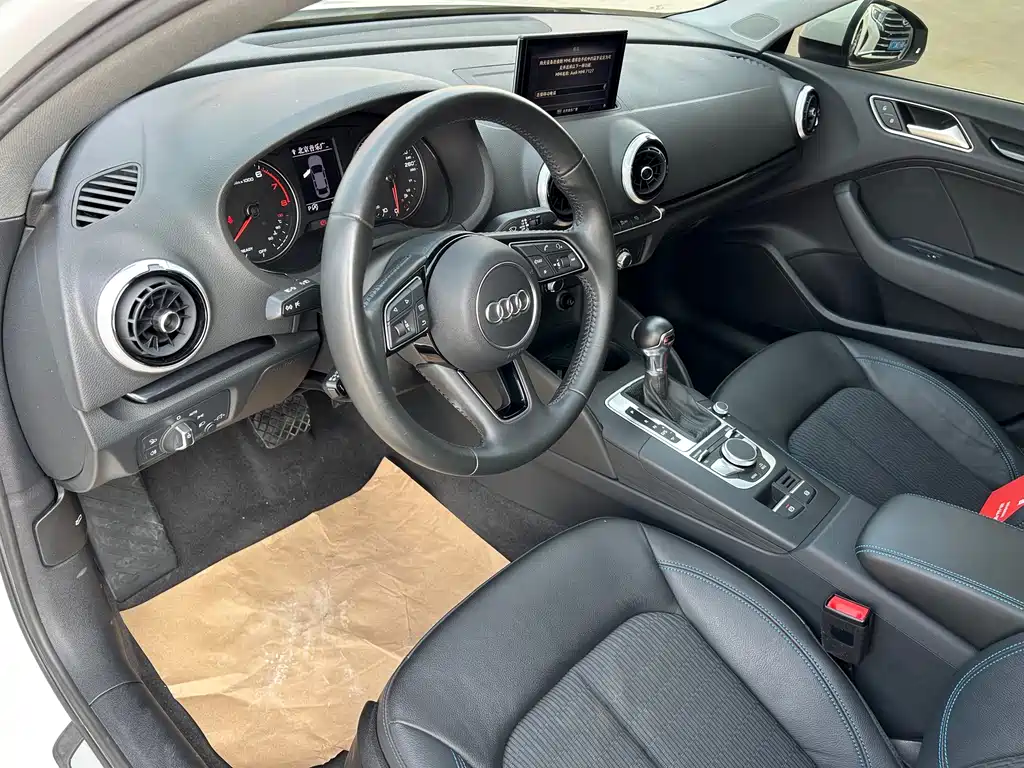 Audi A3 2021 — фото 12
