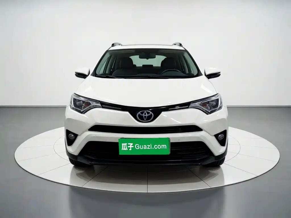 Toyota RAV4 2019 — фото 24