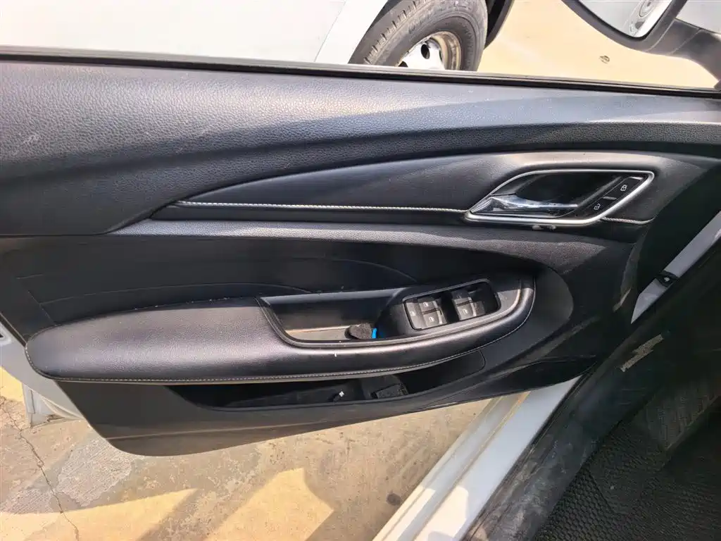 Roewe i5 2019