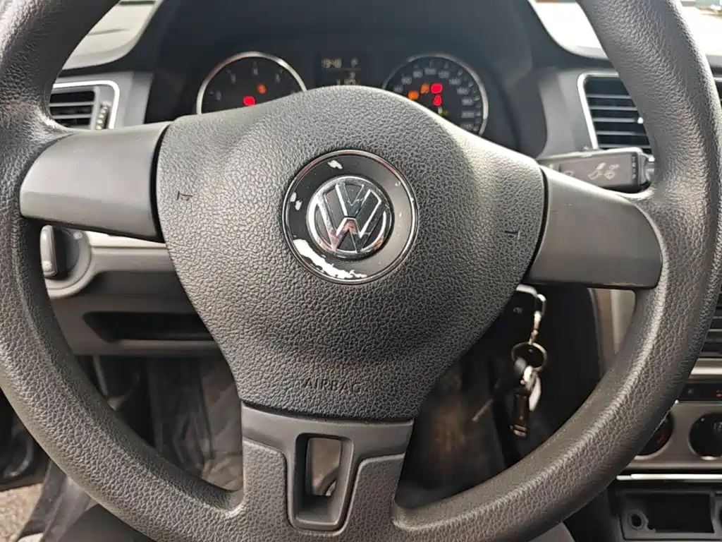 Volkswagen Lavida 2015 — фото 11