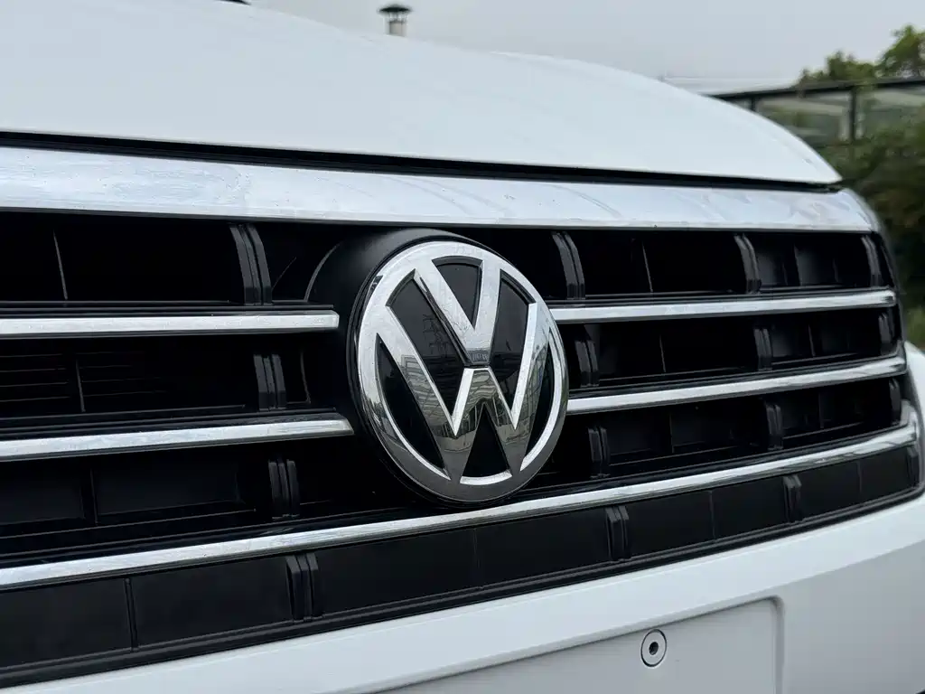 Volkswagen Sagitar 2019