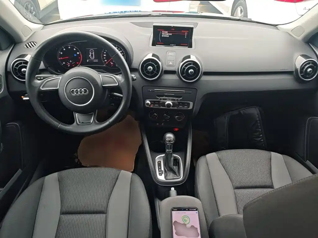 Audi A1 2017 — фото 10