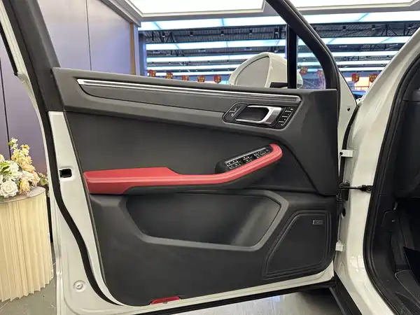 Porsche Macan 2023