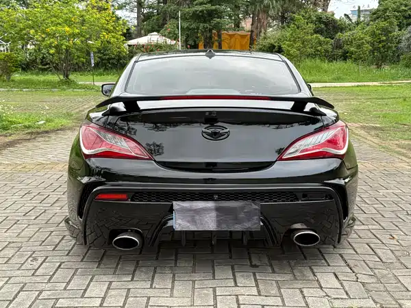 Hyundai Genesis Coupe 2012