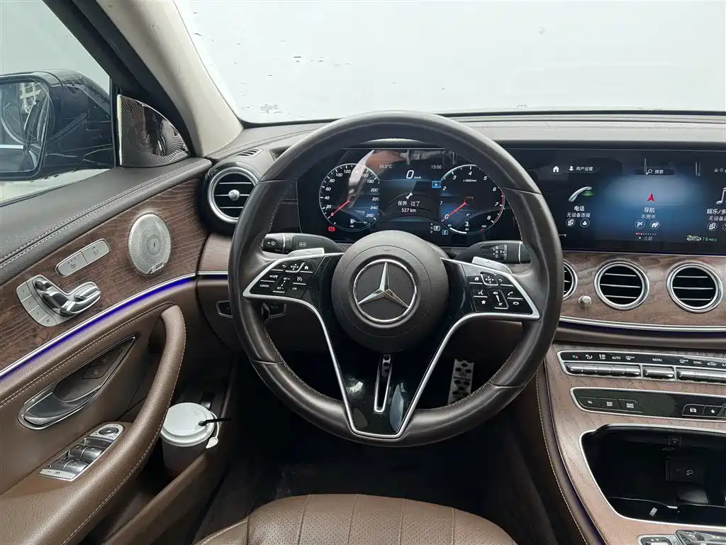 Mercedes-Benz E-Class 2023 — фото 9