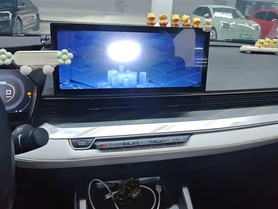 Geely Emgrand L 2022 — фото 13