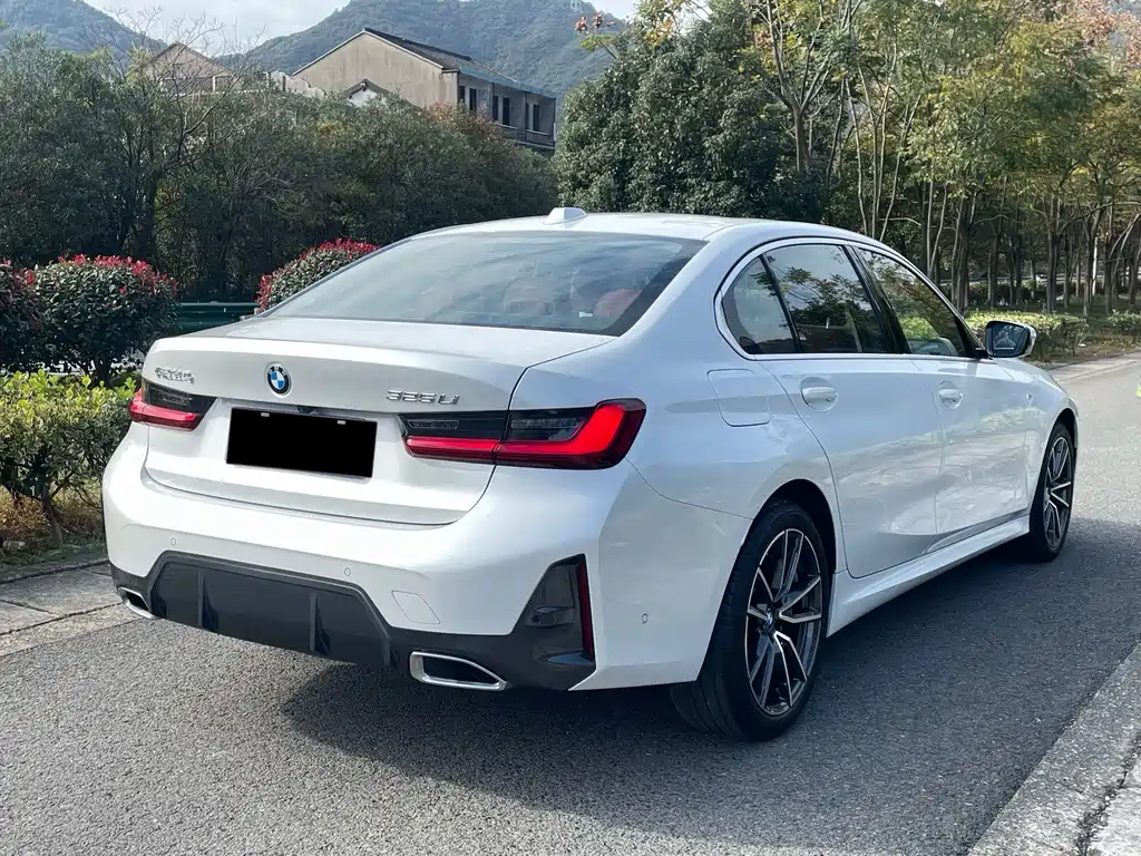 BMW 3 Series 2024