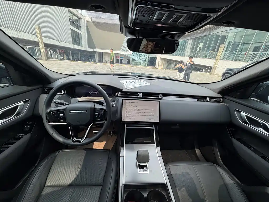 Land Rover Range Rover Velar 2024 — фото 10