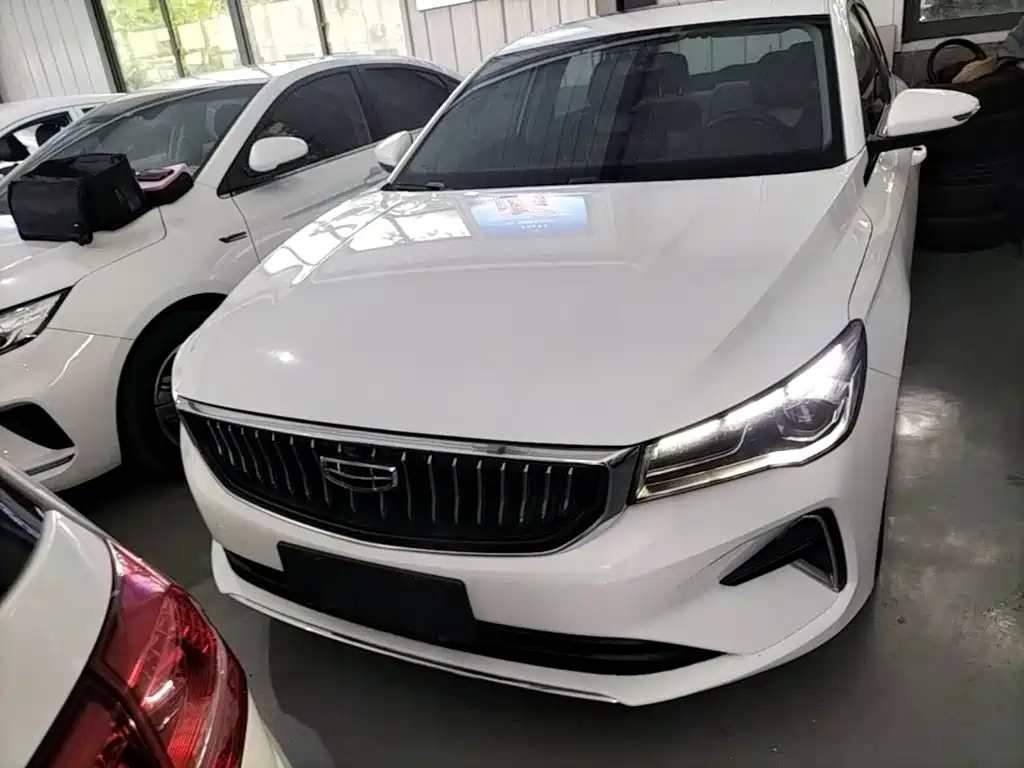 Geely Emgrand 2021