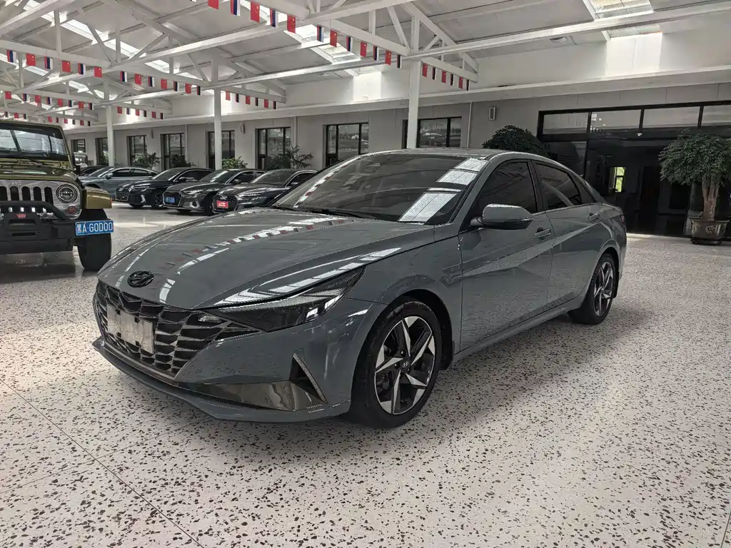 Hyundai Elantra 2022