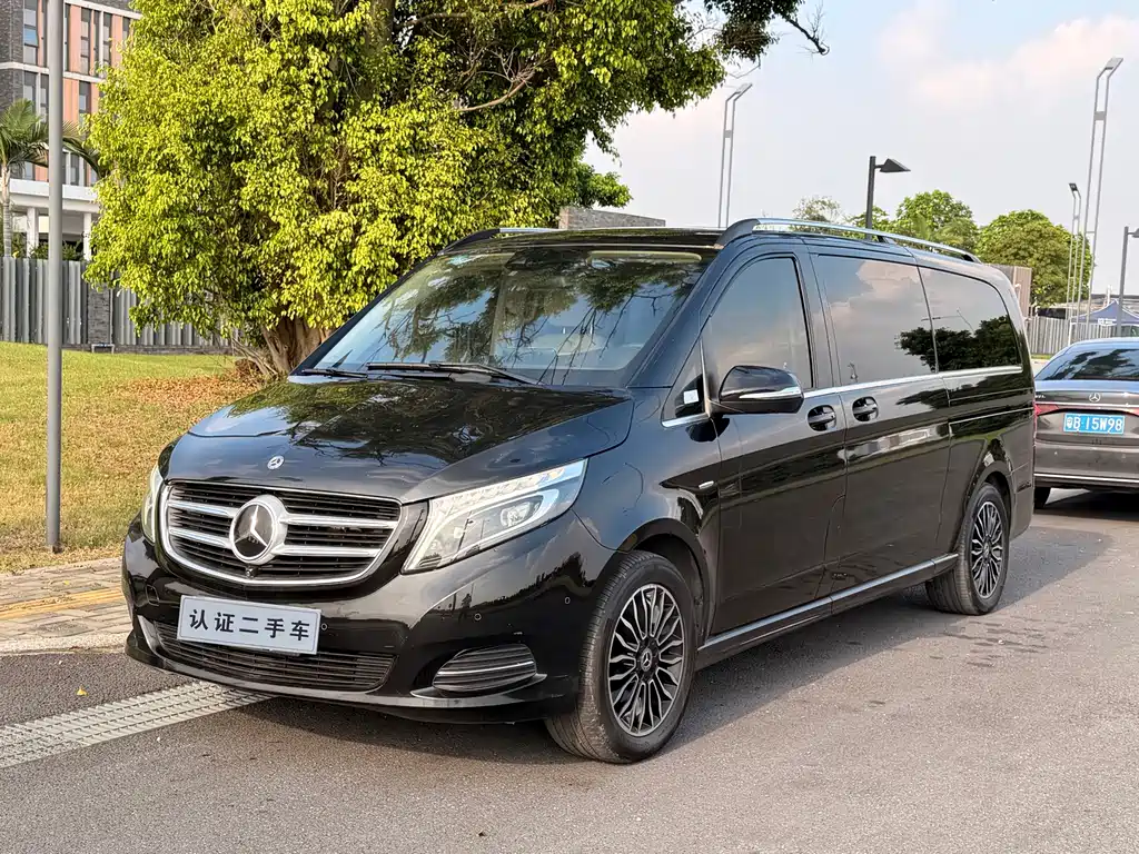 Mercedes-Benz V-Class 2019 — фото 1