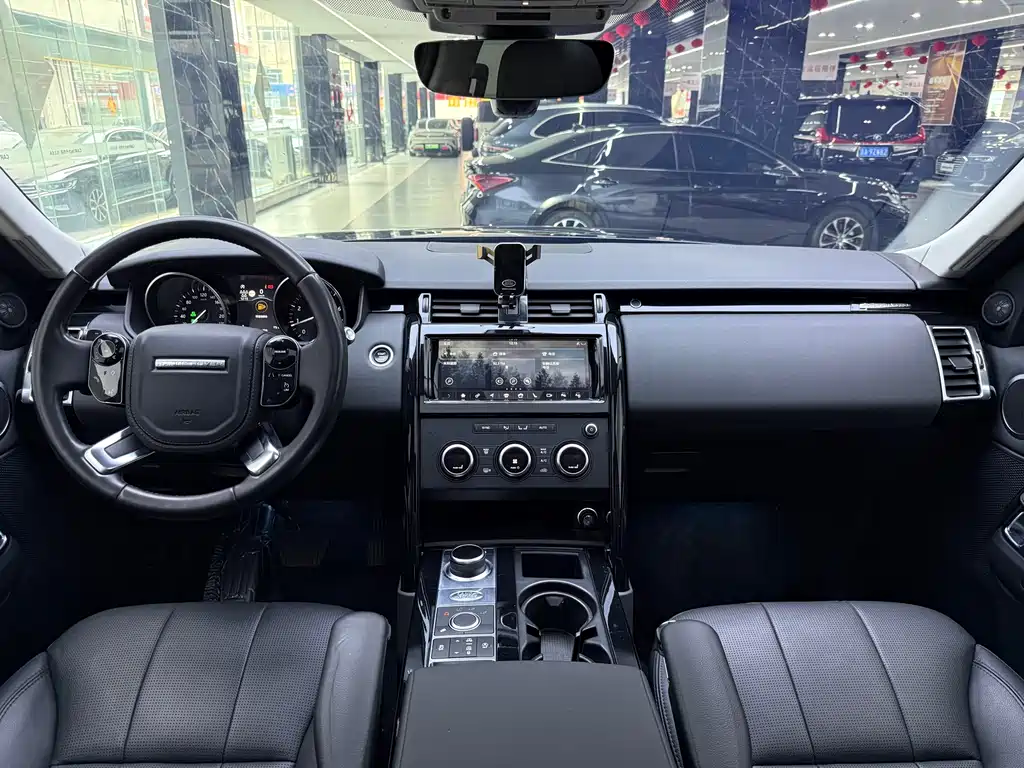 Land Rover Discovery 2019 — фото 8