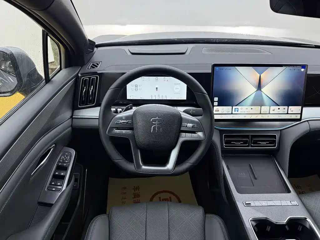 BYD L DM-i 2026 — фото 9