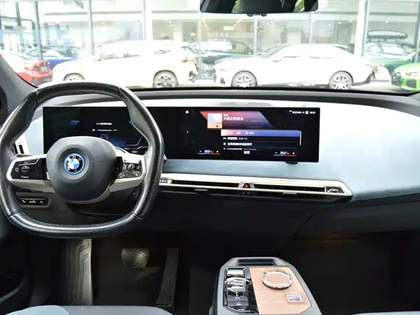 BMW iX 2023