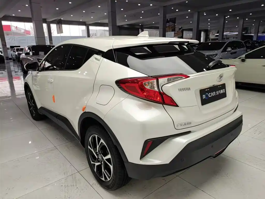 Toyota C-HR 2021 — фото 29