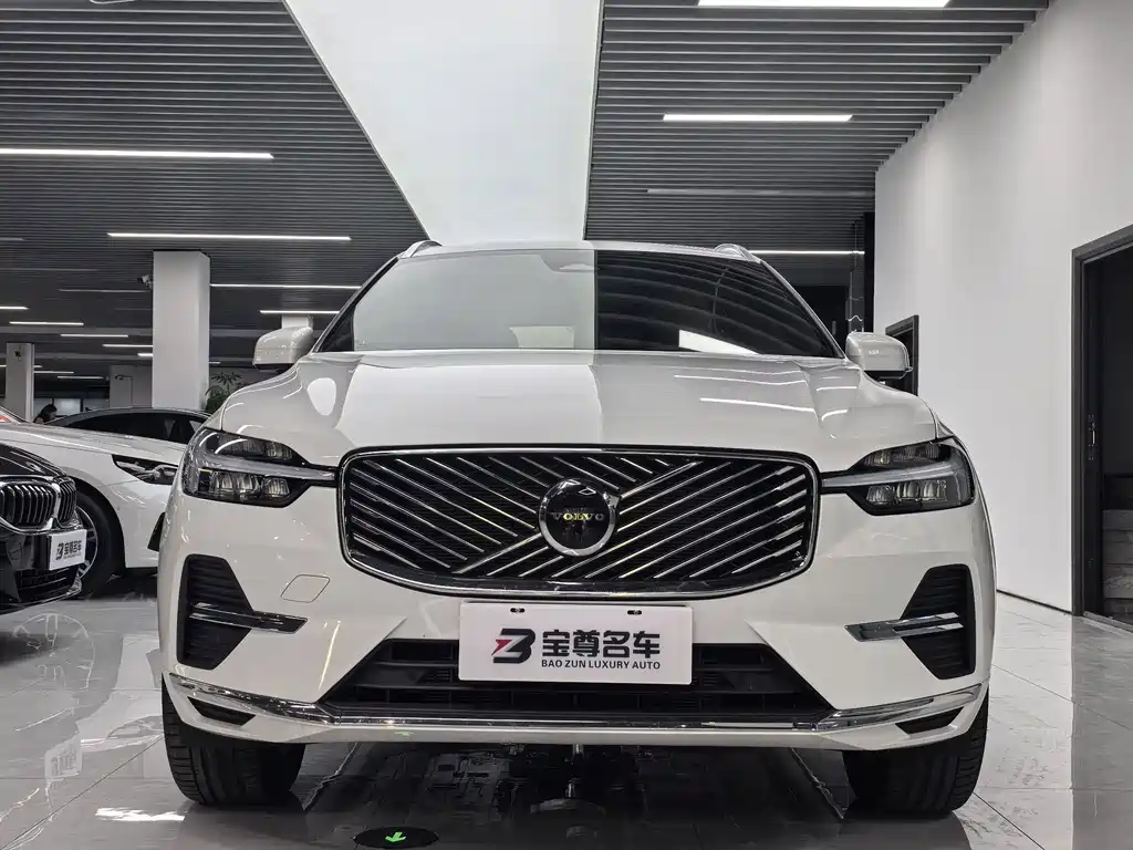 Volvo XC60 2025 — фото 2