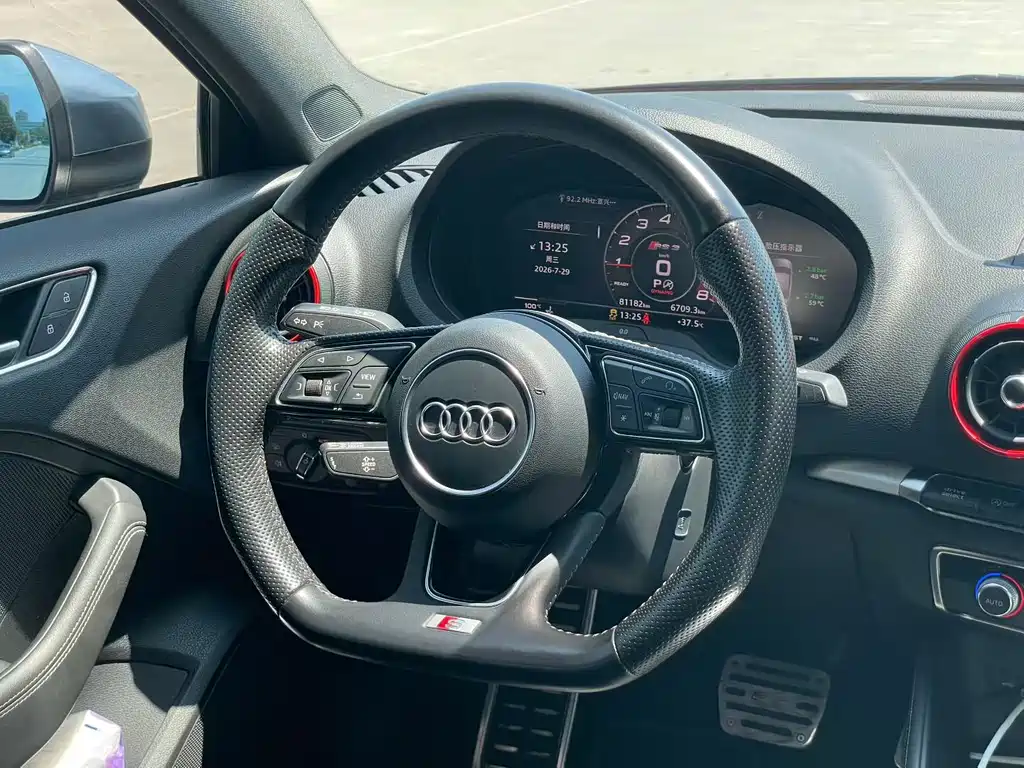 Audi S3 2018 — фото 7